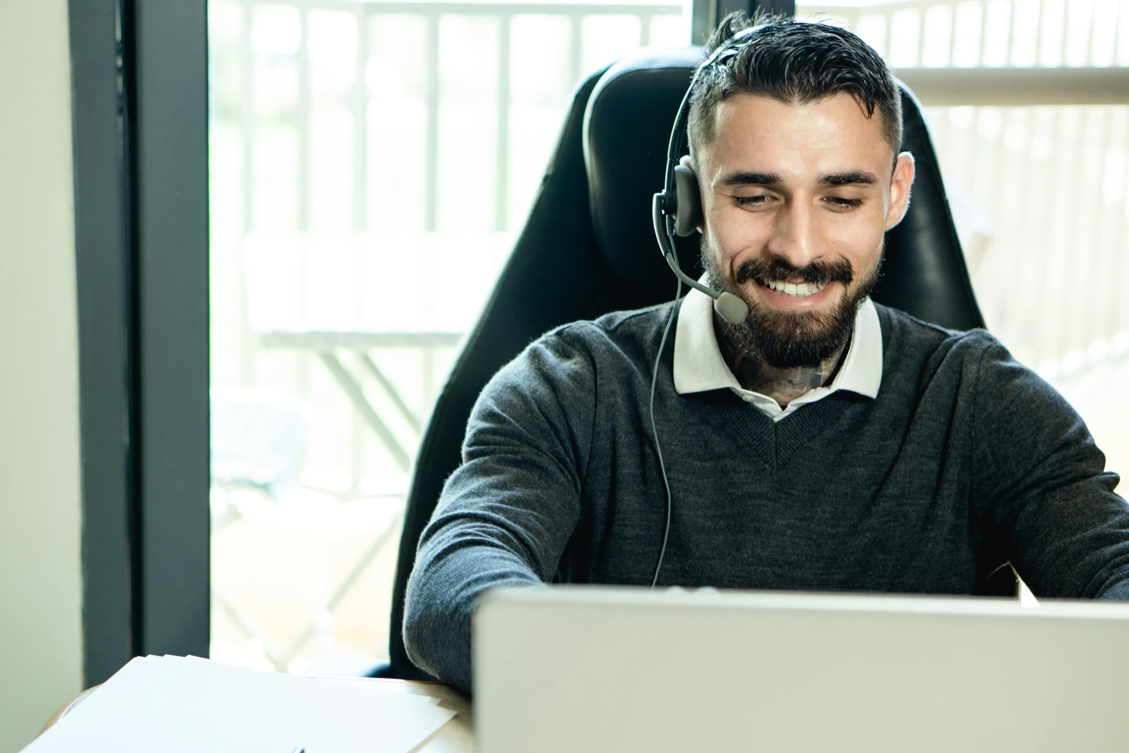Mid-Size Forwarder Improves Customer Service with Colombian Team
